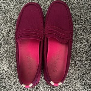 Rothy’s loafer size 10 raspberry